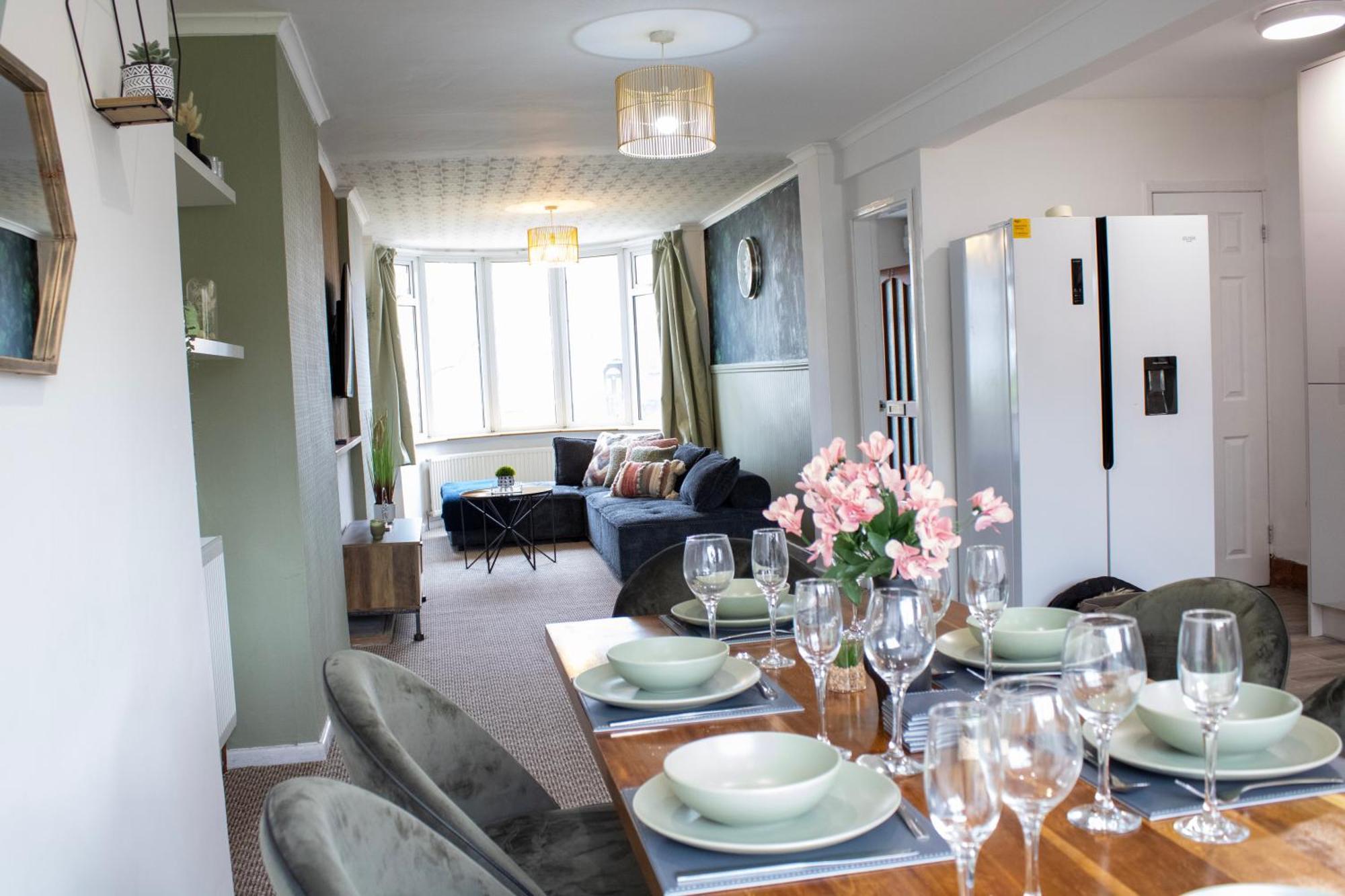 Harvard House, Stylish 3 Bedroom House In Solihull 5 Mins To The Nec, Bhx ,Jlr With Free Parking Birmingham Dış mekan fotoğraf